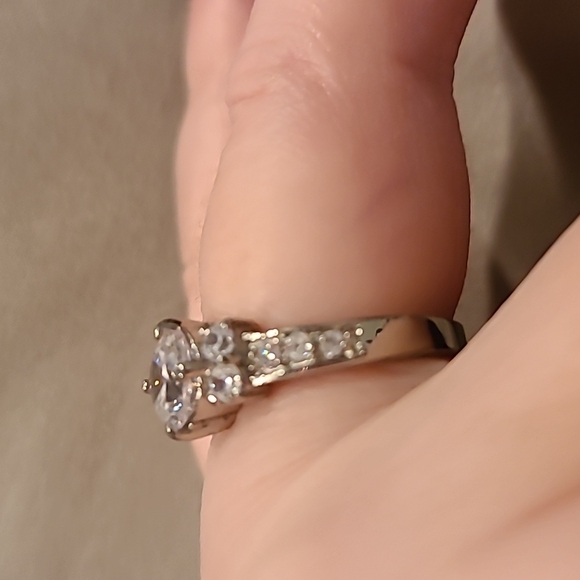 Cubic zirconia stainless steel ring - Picture 3 of 7